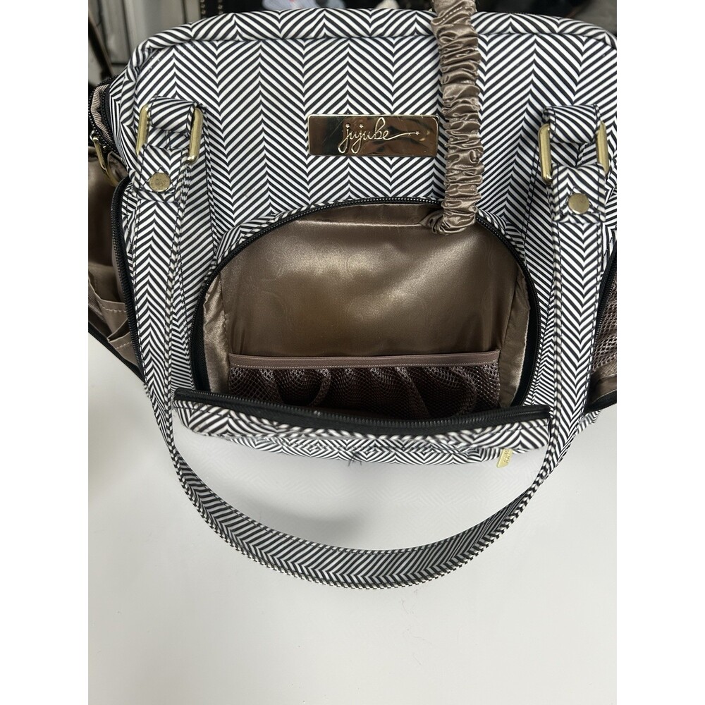 JuJuBe Be Right Back Diaper Bag Backpack Black White Chevron Gold Hardware. - Picture 5 of 5